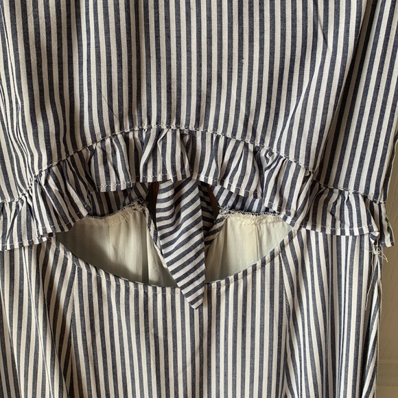 Pretty LuLus PinStripe Dress Sz S - Picture 7 of 7